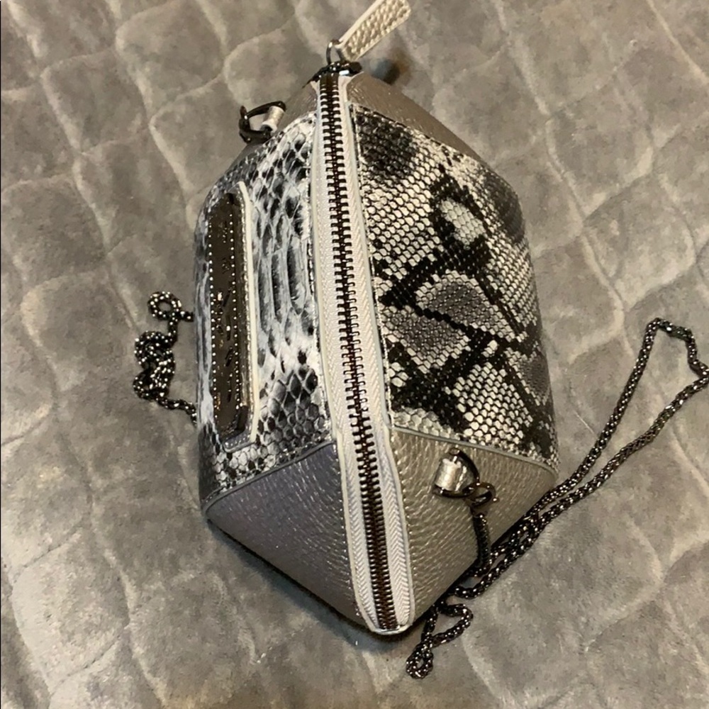 Purse - Picture 2 of 2